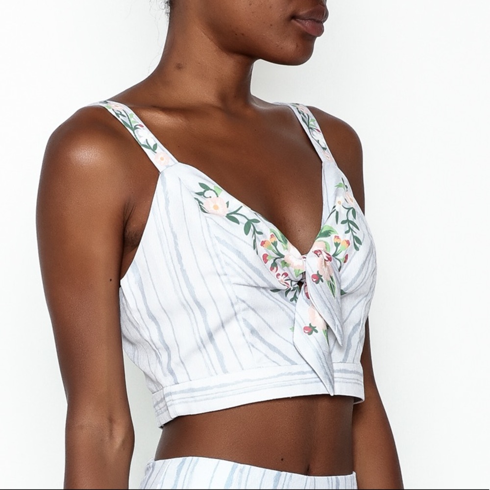 NWT Floral Print Crop Top